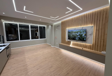 Penthouse 2+1+2+ storage for sale in Vlora