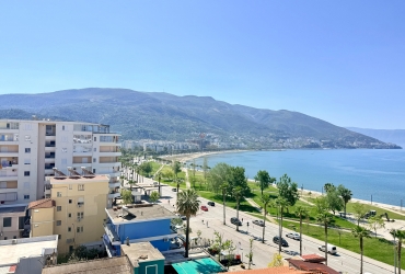 Long-term rent apartment 1+1 on the Lungomare in the first row!